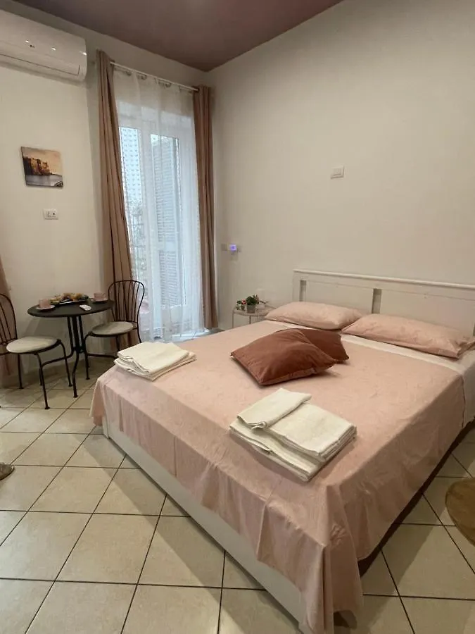 Guest house Napule E ... Hotel Naples